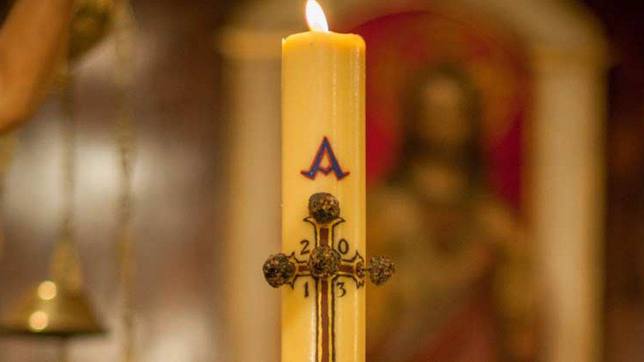 La oración del Cirio Pascual: el simbolismo y significado en la liturgia cristiana