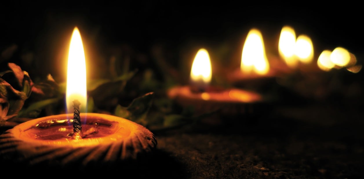 Oración poderosa para encender una vela negra y canalizar su energía