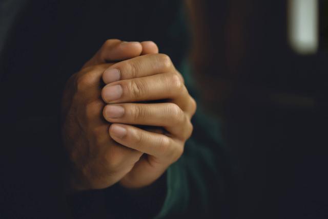 Oración poderosa para que me llame y me busque hoy mismo: atrayendo el amor con fe